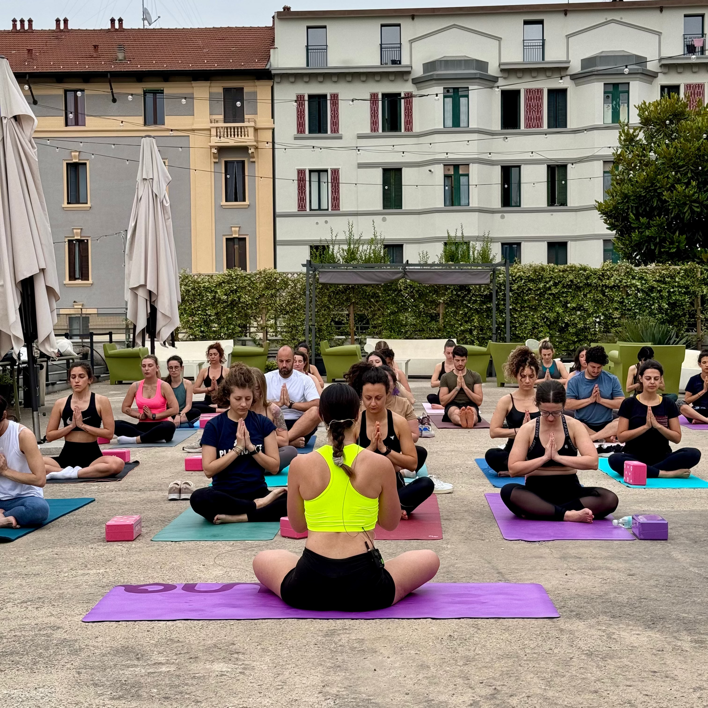 20 GIUGNO 2024 | SUNSET YOGA con MARTINA SERGI E MICOL DELL'ORO